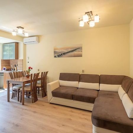 Top Location, Brand New 3 Bdrm Apt & Free Parking 索菲亞 外观 照片