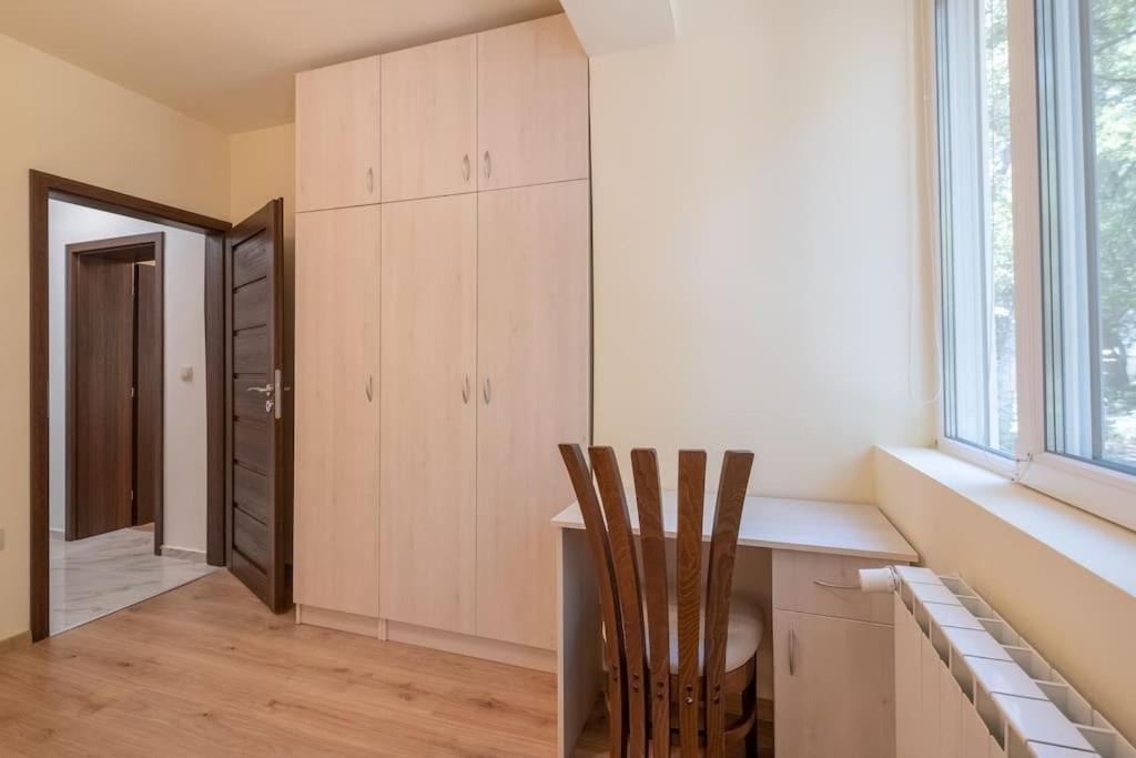 Top Location, Brand New 3 Bdrm Apt & Free Parking 索菲亞 外观 照片
