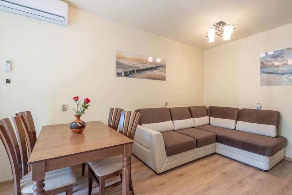 Top Location, Brand New 3 Bdrm Apt & Free Parking 索菲亞 外观 照片