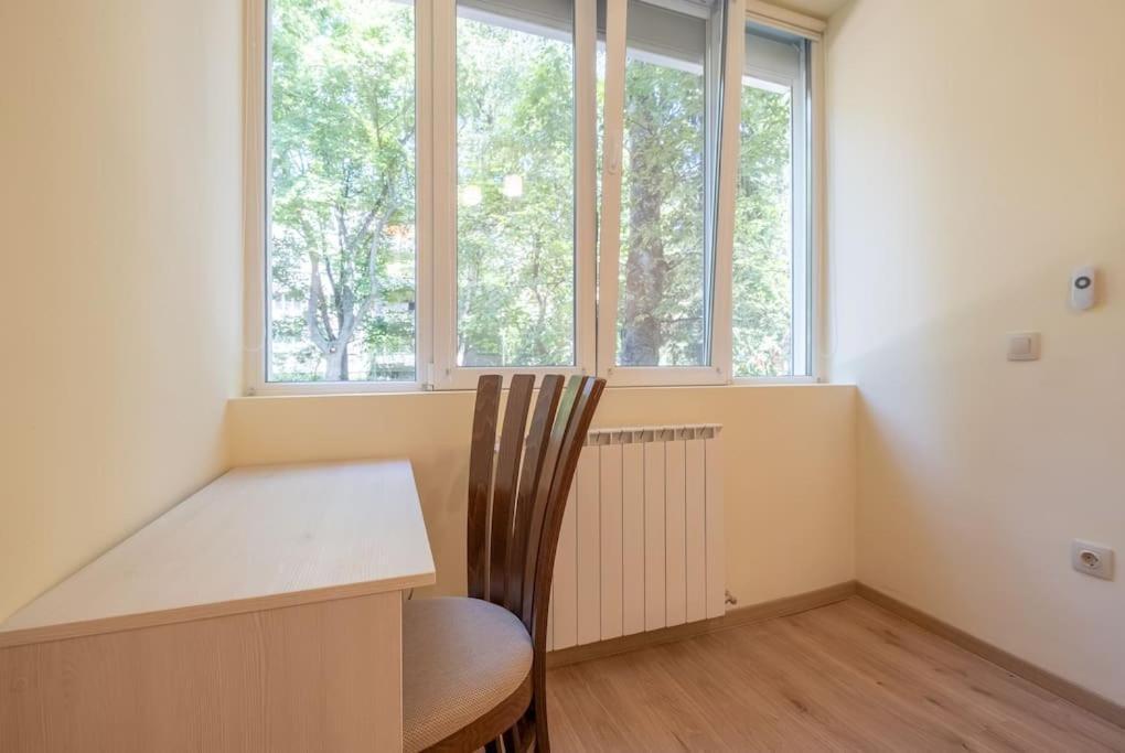Top Location, Brand New 3 Bdrm Apt & Free Parking 索菲亞 外观 照片