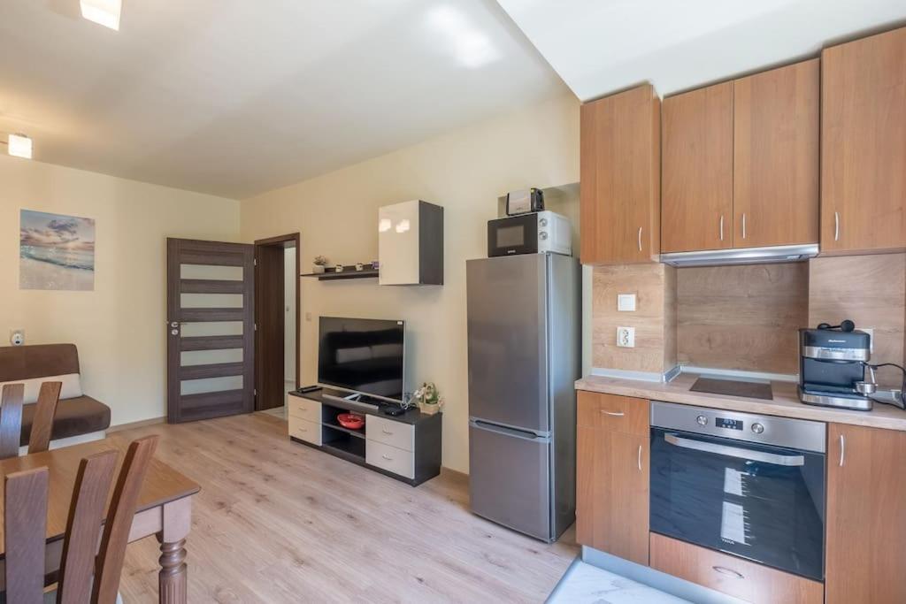 Top Location, Brand New 3 Bdrm Apt & Free Parking 索菲亞 外观 照片